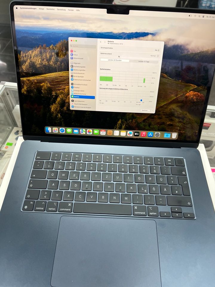 MacBook Air M2 15“ 2023 Neu Zustand in Berlin