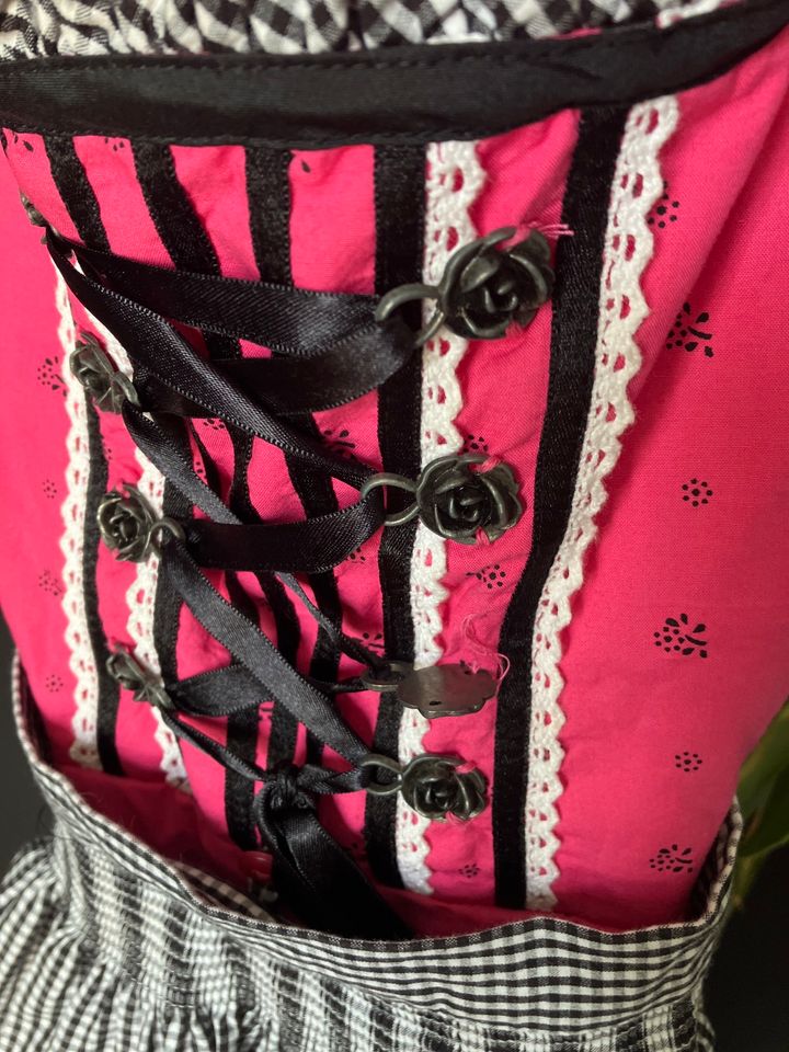 Landhaus Dirndl Gr. 32 pink C&A in Hamburg