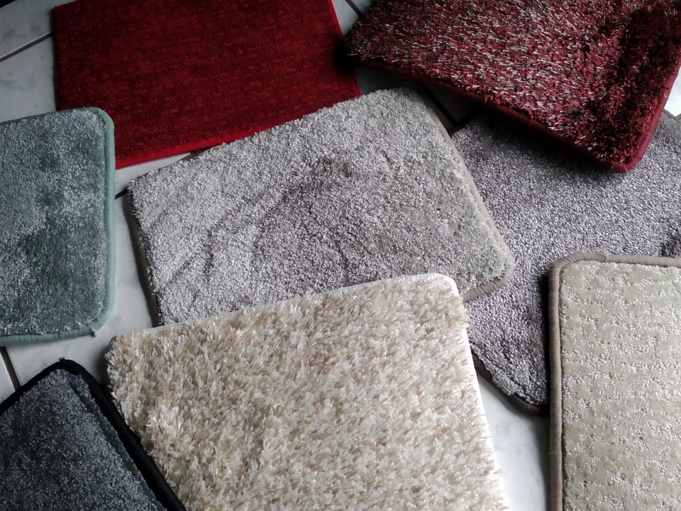 Teppichmatten 8 Stk. neu umgarnt 30 cm x 40 cm zum draufsetzen in Hünxe
