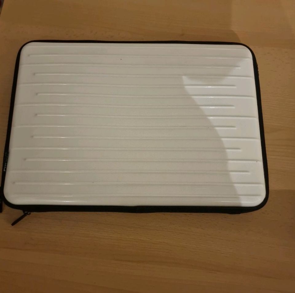 Laptoptasche in Top Zustand  • Marke: Trust  • Maße: bis 16" Zoll in Königsee