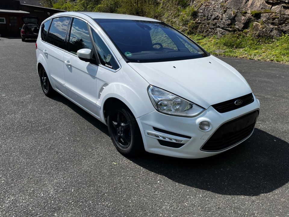 Ford S-Max S-MAX Titanium in Weilrod 