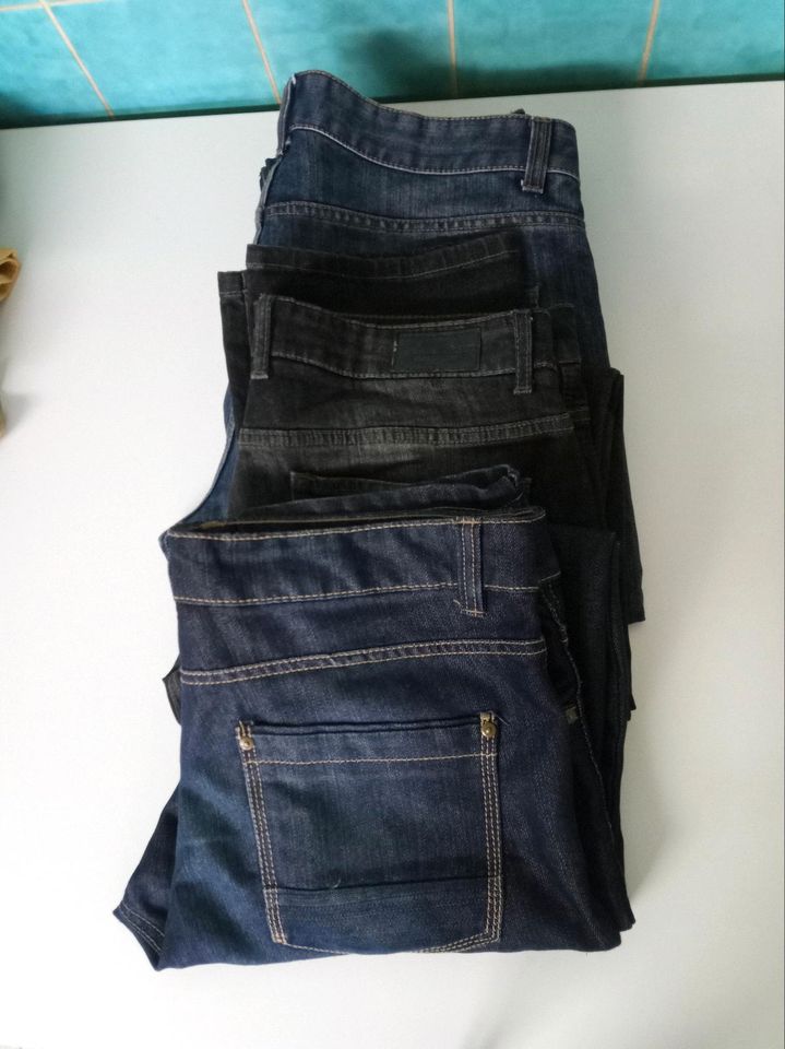 Hosenpaket Herren Jeans blau/ schwarz Größe S in Hamm