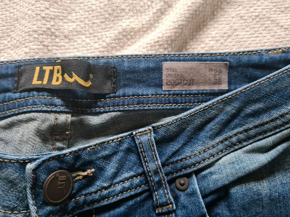 Jeans LTB bootcut 29 Bluse esprit Pulli kurzarm 38 in Braunfels