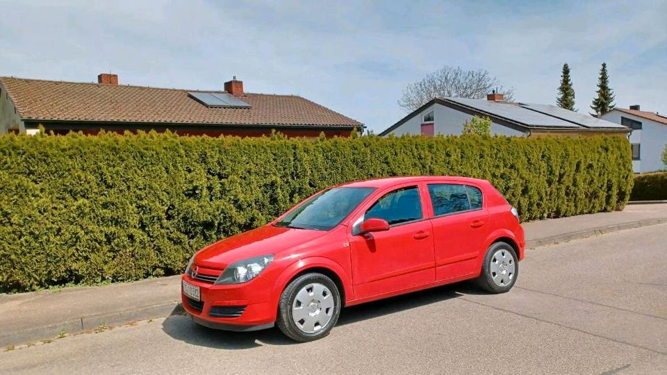 Opel Astra H 1.6 Neu TÜV 8-FACH AHK in Tuttlingen