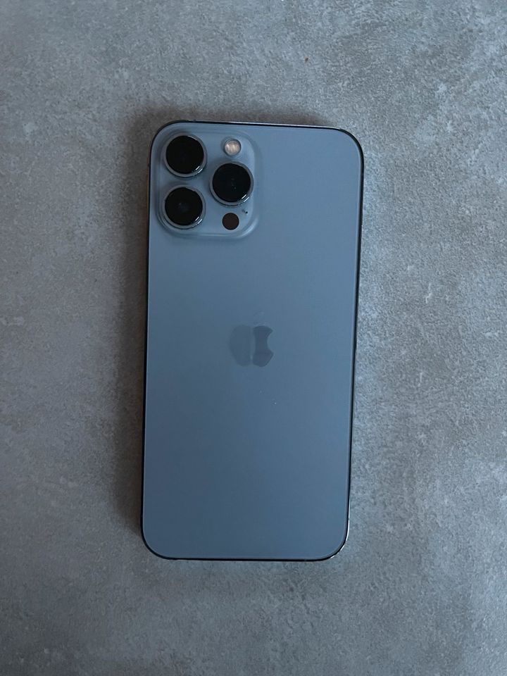 iPhone 13 Pro Max Sierra Blau in Überherrn