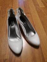 Damen Leder Pumps von Bronx Größe 40 weiß Hessen - Gemünden (Wohra) Vorschau
