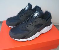 Nike Air Huarache Black White WMN Sneaker Schuhe Gr. 38,5 NEU Berlin - Charlottenburg Vorschau