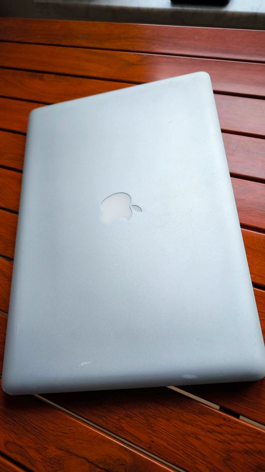Apple MacBook Pro 15 Zoll - Anfang 2011 - High Sierra in Berlin
