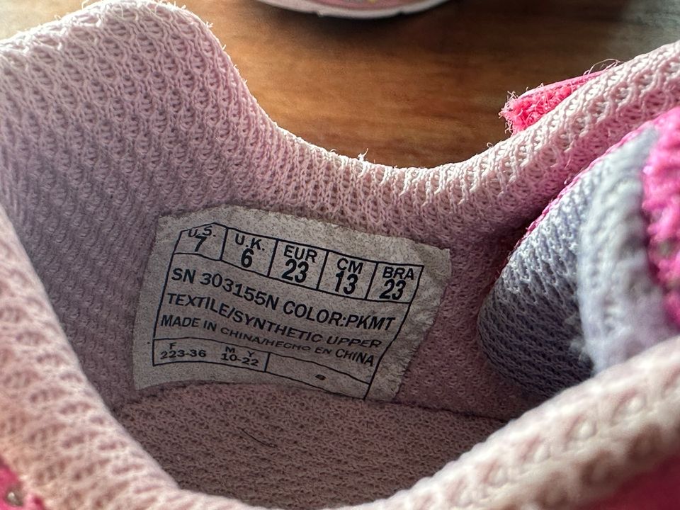 Skechers Kinderschuhe Gr. 23 Sneaker Mädchen pink Rosa in Bietigheim