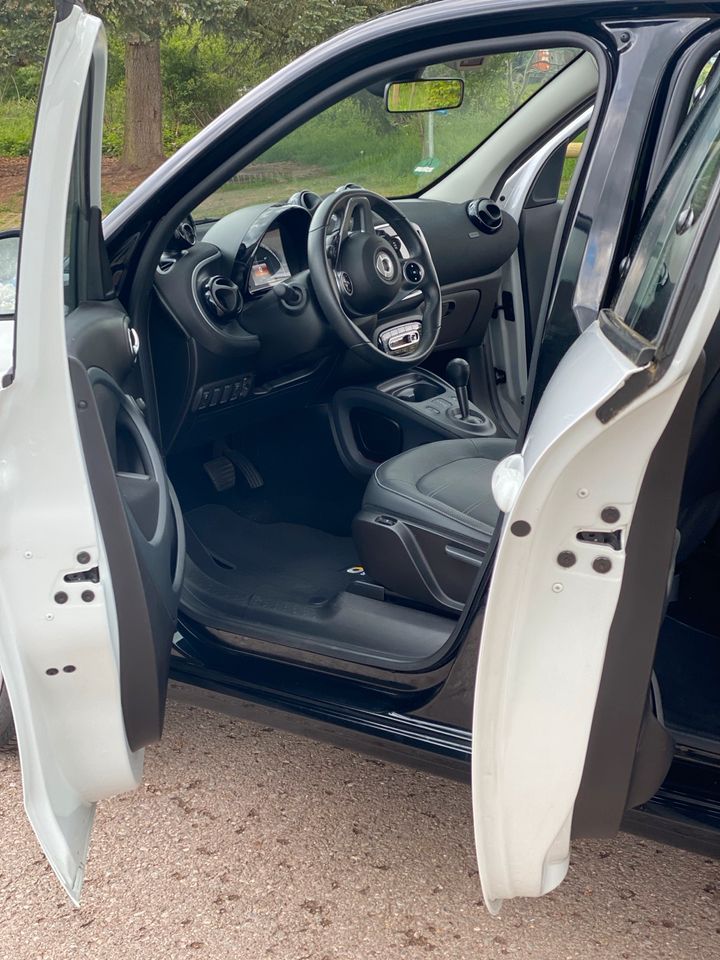 Smart ForFour 2019 90Ps Faltdach, Touchscreen und vieles mehr in Calw