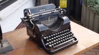 AEG Schreibmaschine, defekt, nur als Deko verwendbar, Design OK Hessen - Tann Vorschau