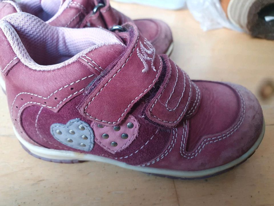 Kinder Schuhe Größe 23 Stiefel Sneaker pink rosa Mädchen Klett in Radolfzell am Bodensee