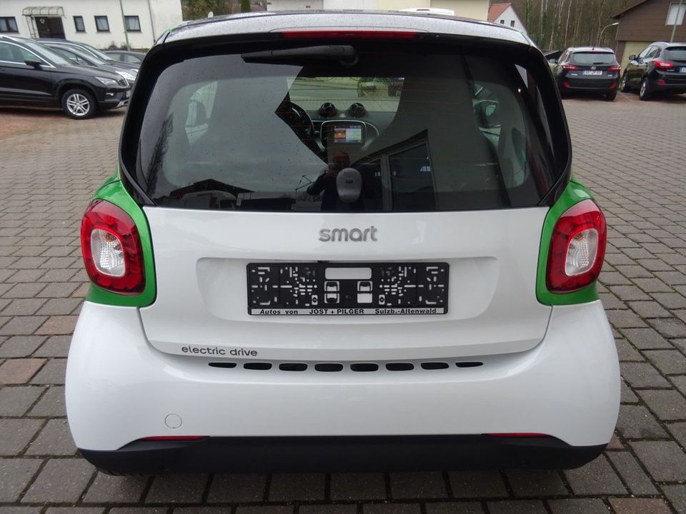 Smart ForTwo coupe electric drive / EQ Camera WKR uvm. in Sulzbach (Saar)