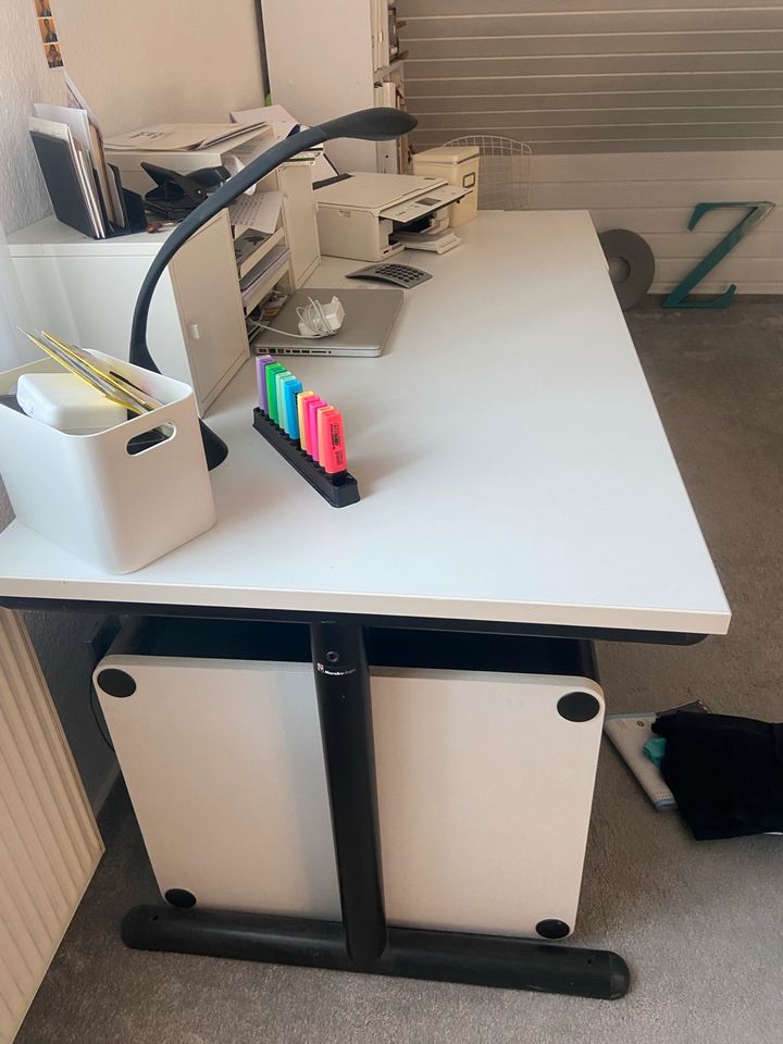 Hochwertiger Schreibtisch mit Rollcontainer MARABU in Niederneisen