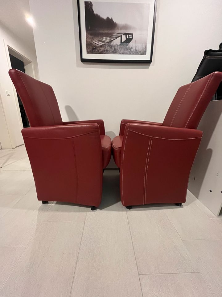 Zwei hochwertige Ledersessel - echtleder - rot - Sessel in Hürup