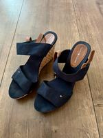 Tommy Hilfiger Teilabsatzsandalen Hessen - Babenhausen Vorschau