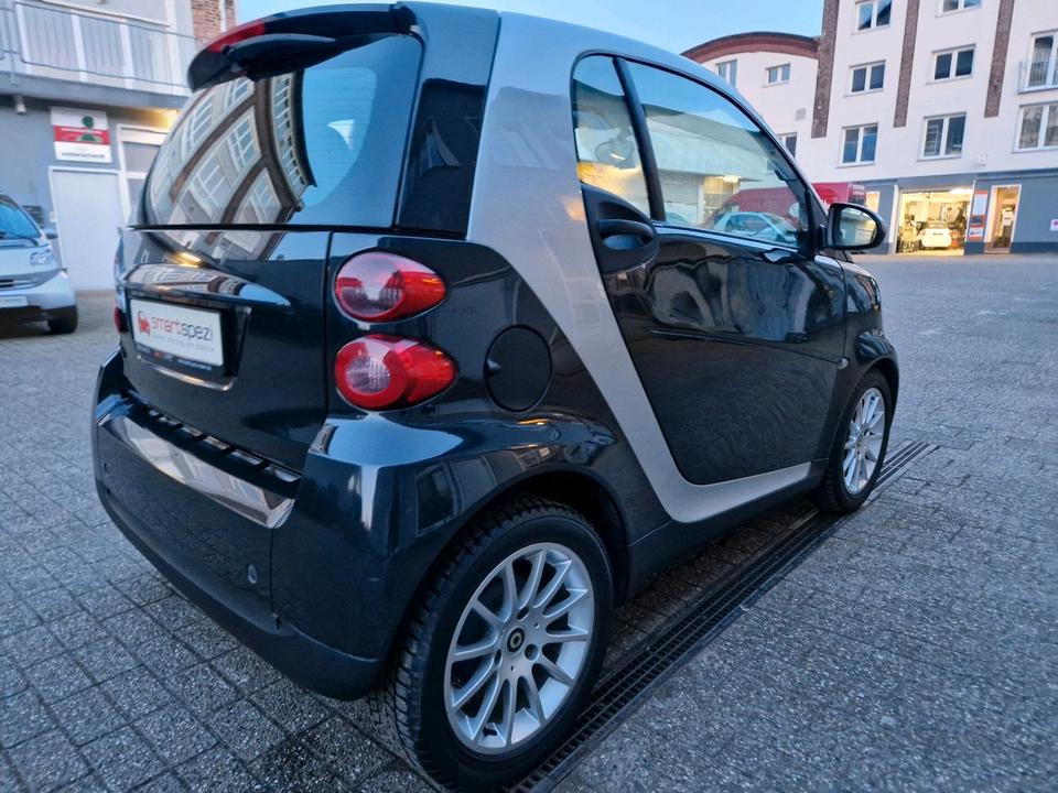 smart forTwo AUTOMATIK,KLIMA,PANORAMA,GARANTEI INSP+TÜV NEU in Essen