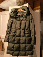 Schicker Daunenmantel von Zara in khaki dunkelgrün Hessen - Breuberg Vorschau