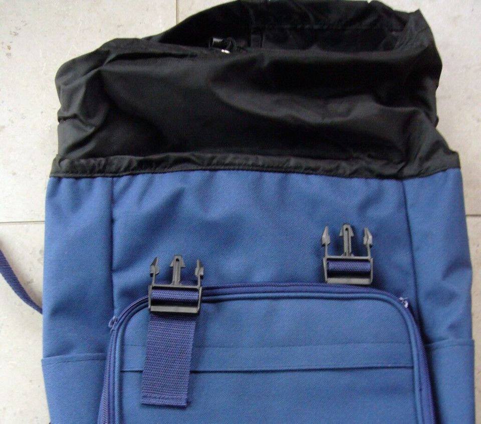 Neuer Rucksack, Blau, erweiterbar, praktische Details, gepolstert in Bammental