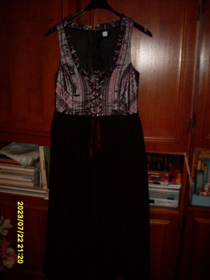 Langes Dirndl-Kleid Gr:40 in Bremen