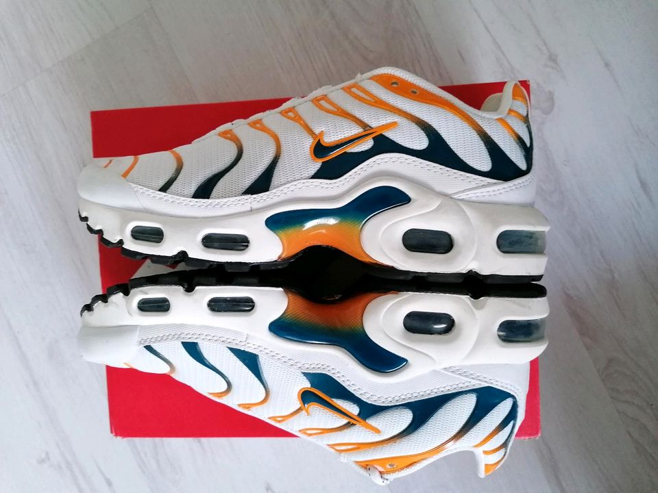 Nike TN Air Max Plus GS 36,5 orange/marine/white/black in Oberaula