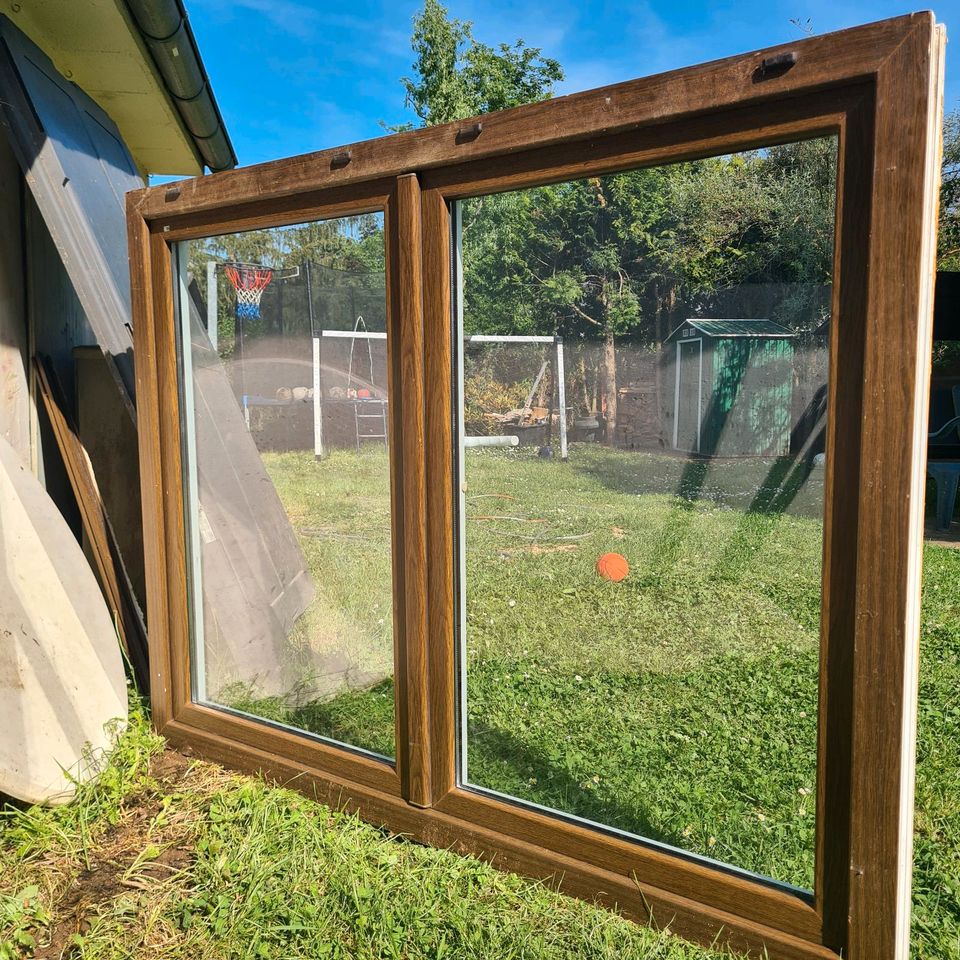 Kunstofffenster 2-Fach verglast (172x131cm)(braun) in Bingen