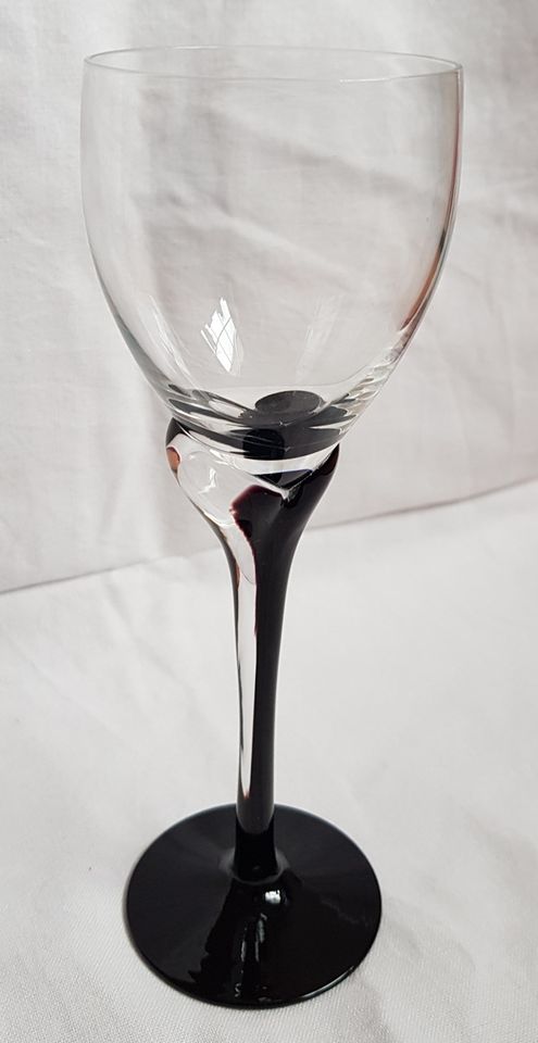 Glas Karaffe mit Glasverschluss /-stopfen u. 2 (Sherry-) Gläsern in Oldenburg