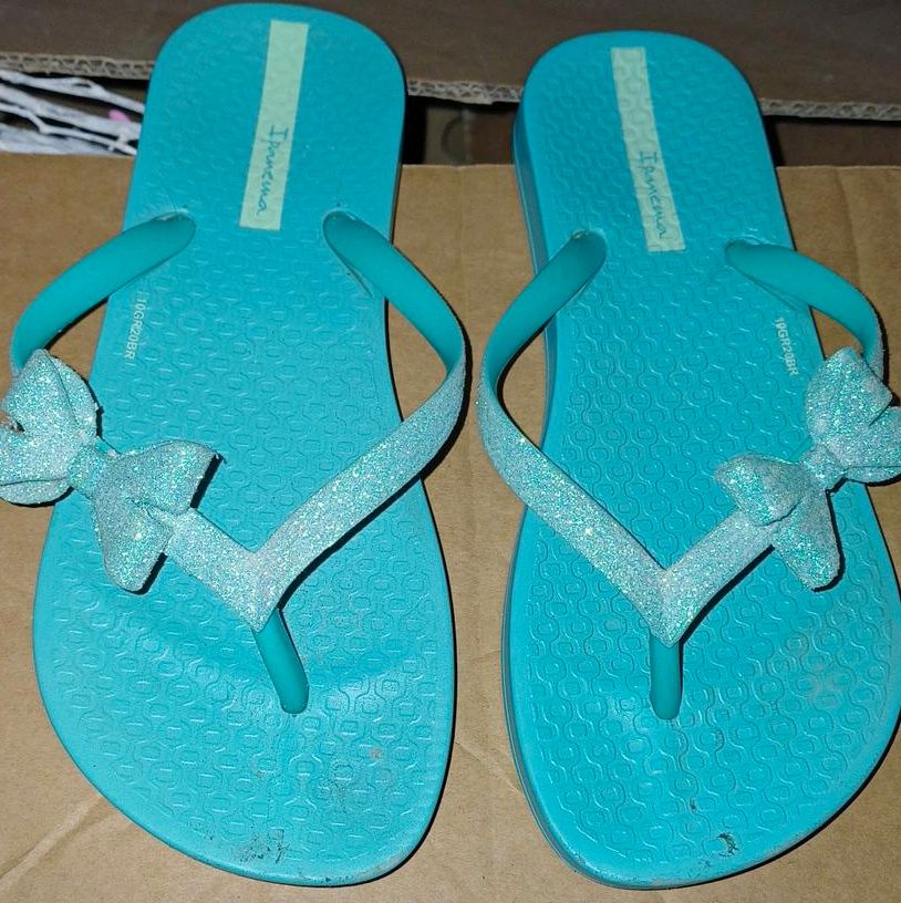 Flip Flops mit Schleife in Bernau