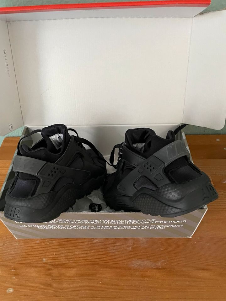 Nike Air Huarache Größe 36,5 in Bremen