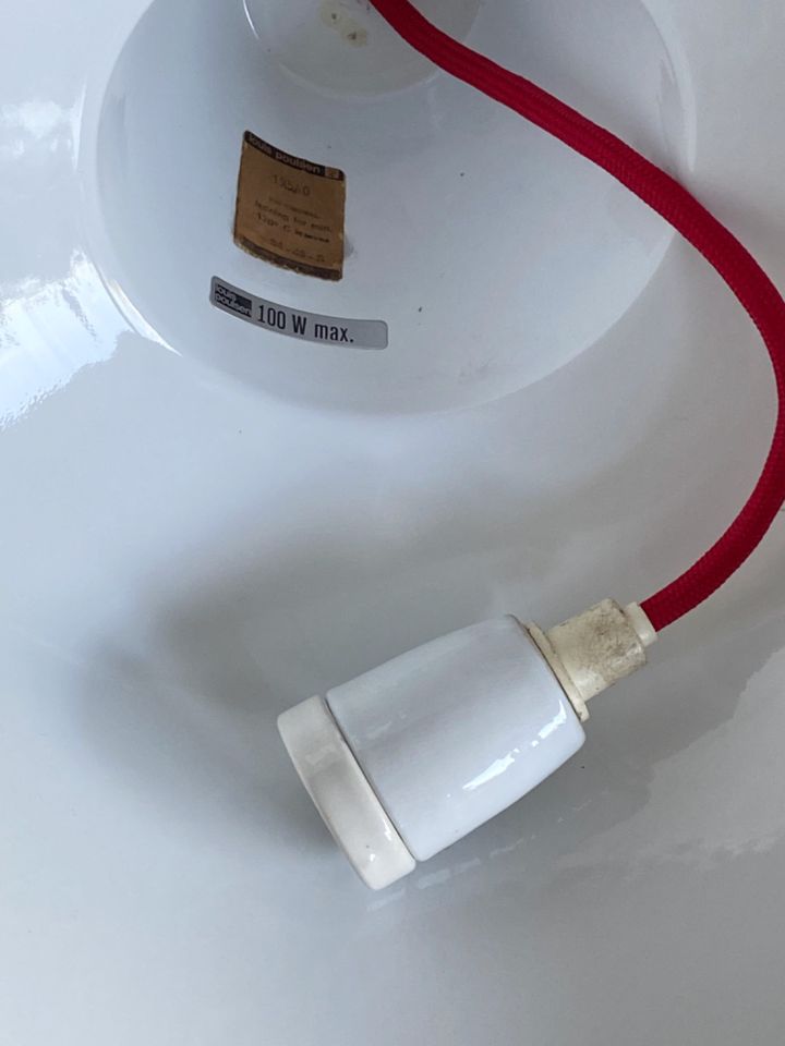 achtgrad / Vintage Louis Poulsen Kuli Emaillearmatur Pendel Lampe in Krefeld