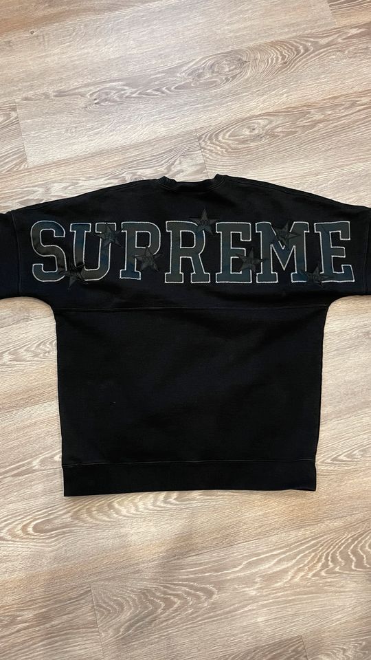 Supreme Stars Crewneck L Pullover in Herford