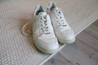 Veja Schuhe Sneaker Weiß Gr. 45 Nordrhein-Westfalen - Kerpen Vorschau