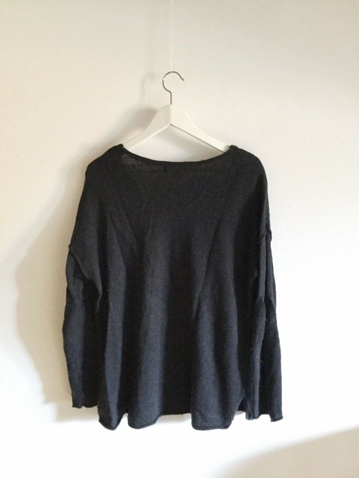 H&M Logg Pullover anthrazit schwarz Pulli V Ausschnitt Oberteil M in Ustersbach