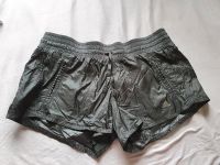 Adidas kurze Sporthose/Schwimmhose schwarz Gr.38 Nordrhein-Westfalen - Solingen Vorschau