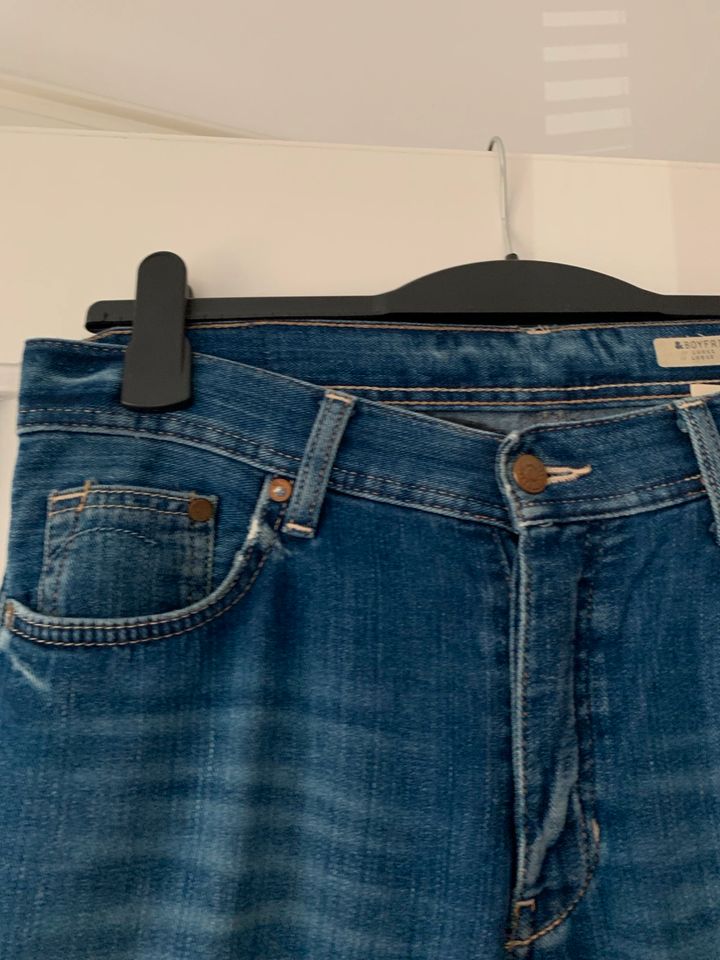 Jeans von H&M blau Gr. 36 in München