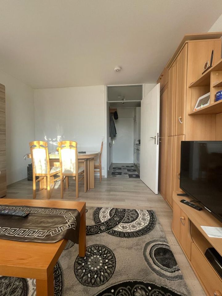 Helle 1-Zimmer Wohnung mit Einbauküche, Balkon und Weitblick in Sindelfingen