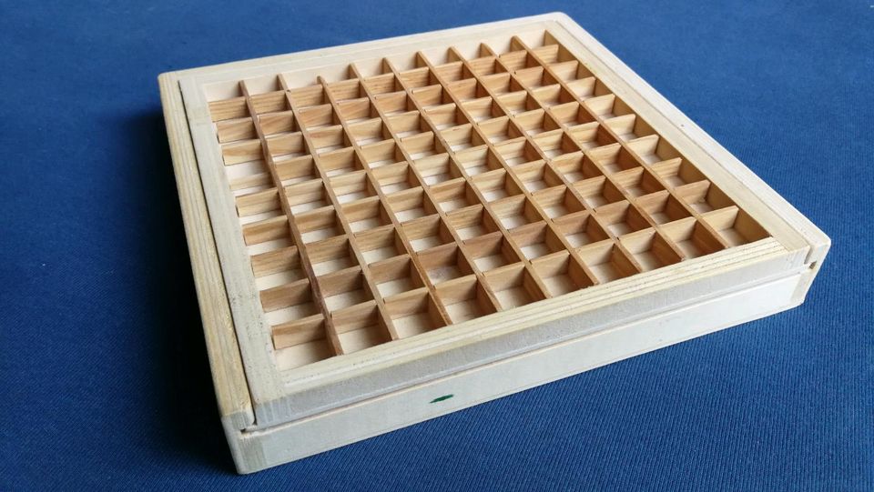 Holz-Scrabble Buchstabensalat Holzspielzeug in Ratingen
