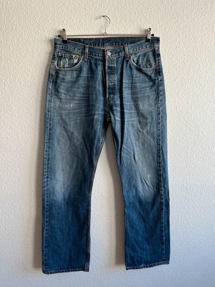 Vintage Levi’s 501 Jeans W36 L32 Stonewashed Blue in Berlin