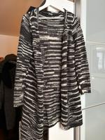 Weiß graue Strickjacke München - Maxvorstadt Vorschau