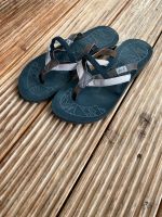 Jack Wolfskin Flipflops Sandalen schwarz braun grau Gr. 39 packab Hessen - Rodgau Vorschau