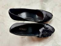Apart Pumps High Heels schwarz Satin Blume 42 München - Maxvorstadt Vorschau