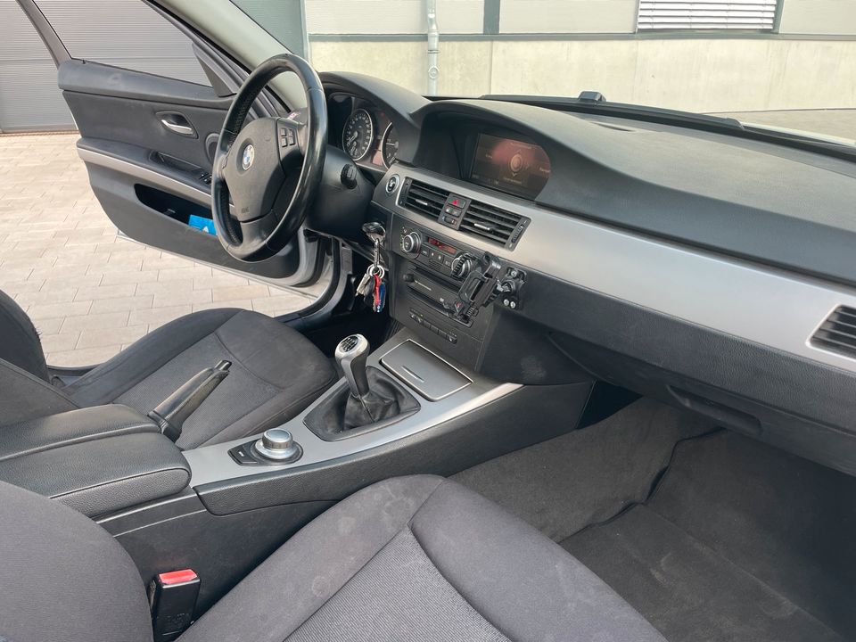 BMW 320D Kombi Bj 2007 TÜV neu in Steinenbronn