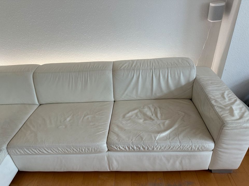 Weißes Leder Sofa (ausziehbar) zu verschenken in Wuppertal