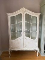 Vitrine Chippendale, Vintage weiß vom Maler/Profi gestrichen Nordrhein-Westfalen - Meerbusch Vorschau