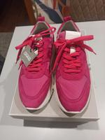 Verkaufe neuen Sneaker von Tamaris in Gr. 39 Nordrhein-Westfalen - Delbrück Vorschau