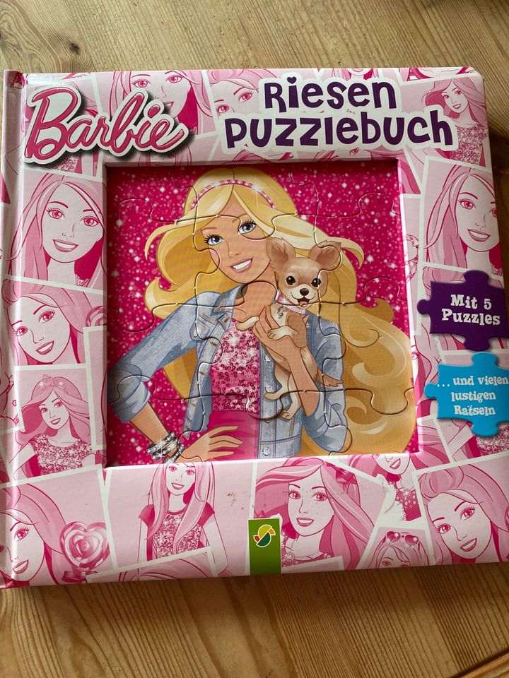 Barbie Riesen Puzzlebuch neuwertig in Ochtendung