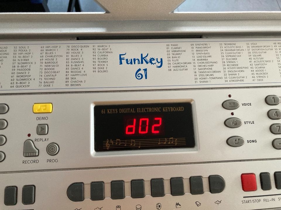 Keyboard Funkey 61 in Neckartailfingen