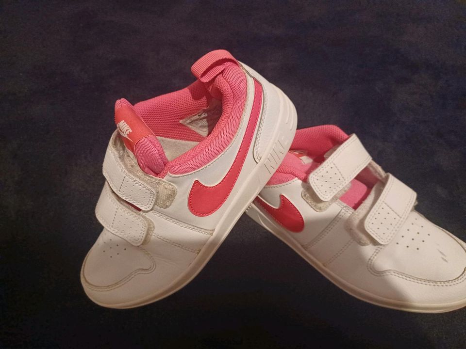 Mädchen Nike Schuhe in Koblenz