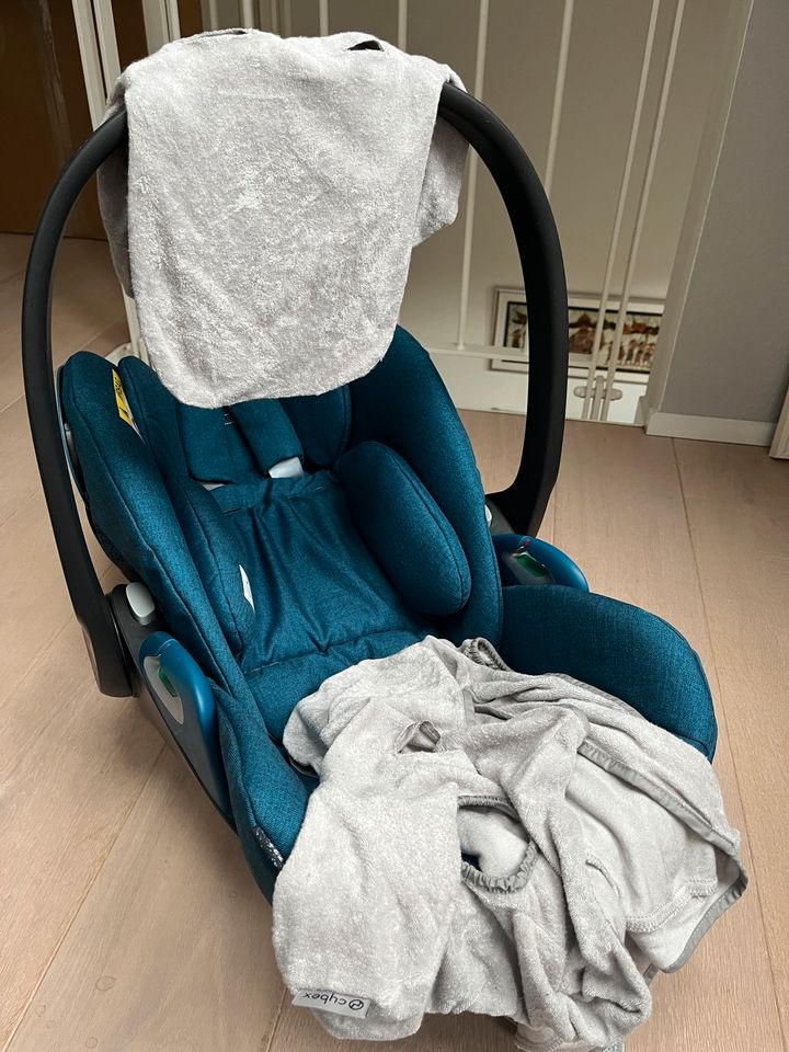 Cybex Cloud Z2 i-Size Plus Babyschale mit Zubehör in Kempen