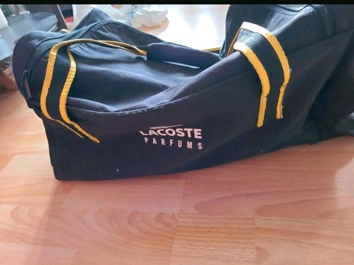 2x Lacoste Sport oder Reisetasche je Tasche in Langen (Hessen)